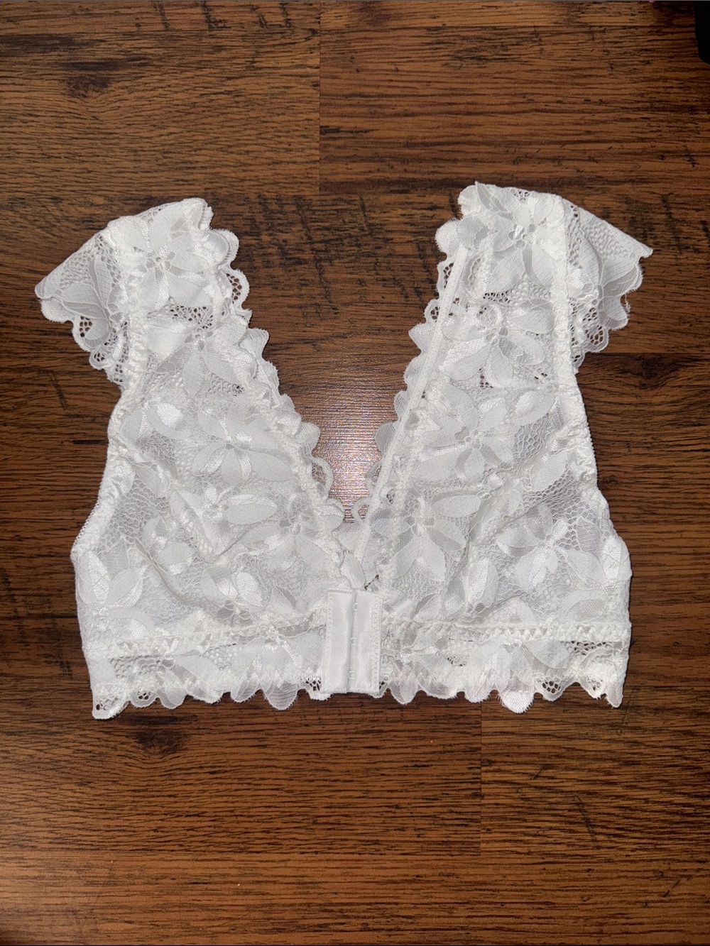 White Sexy Lace V-Neck Bralette - 29.1.B4